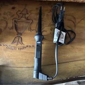 GVP professional CLIPLESS Curling Iron  Model 264834 black